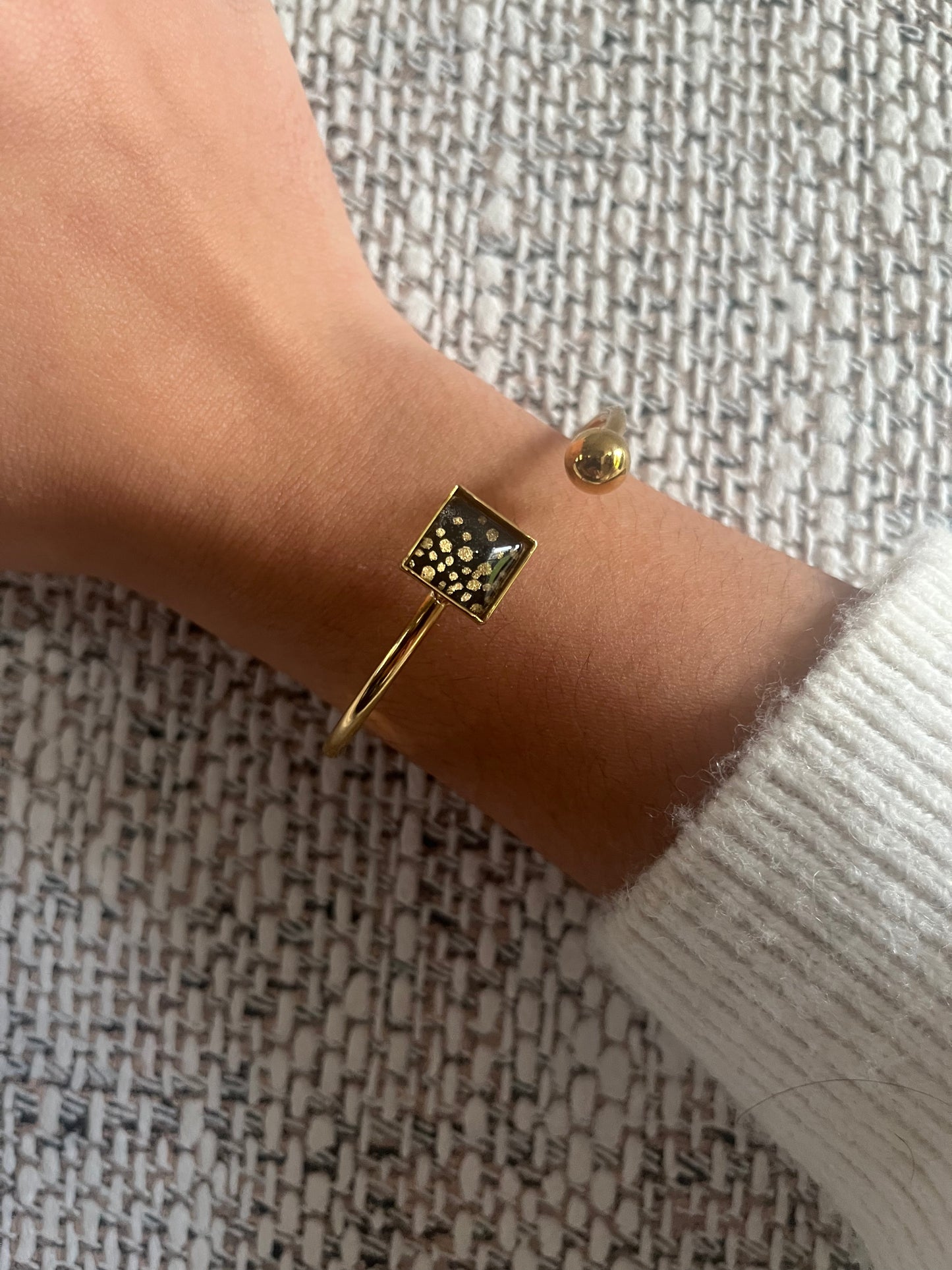Bracelet Carré doré NOIR POIS