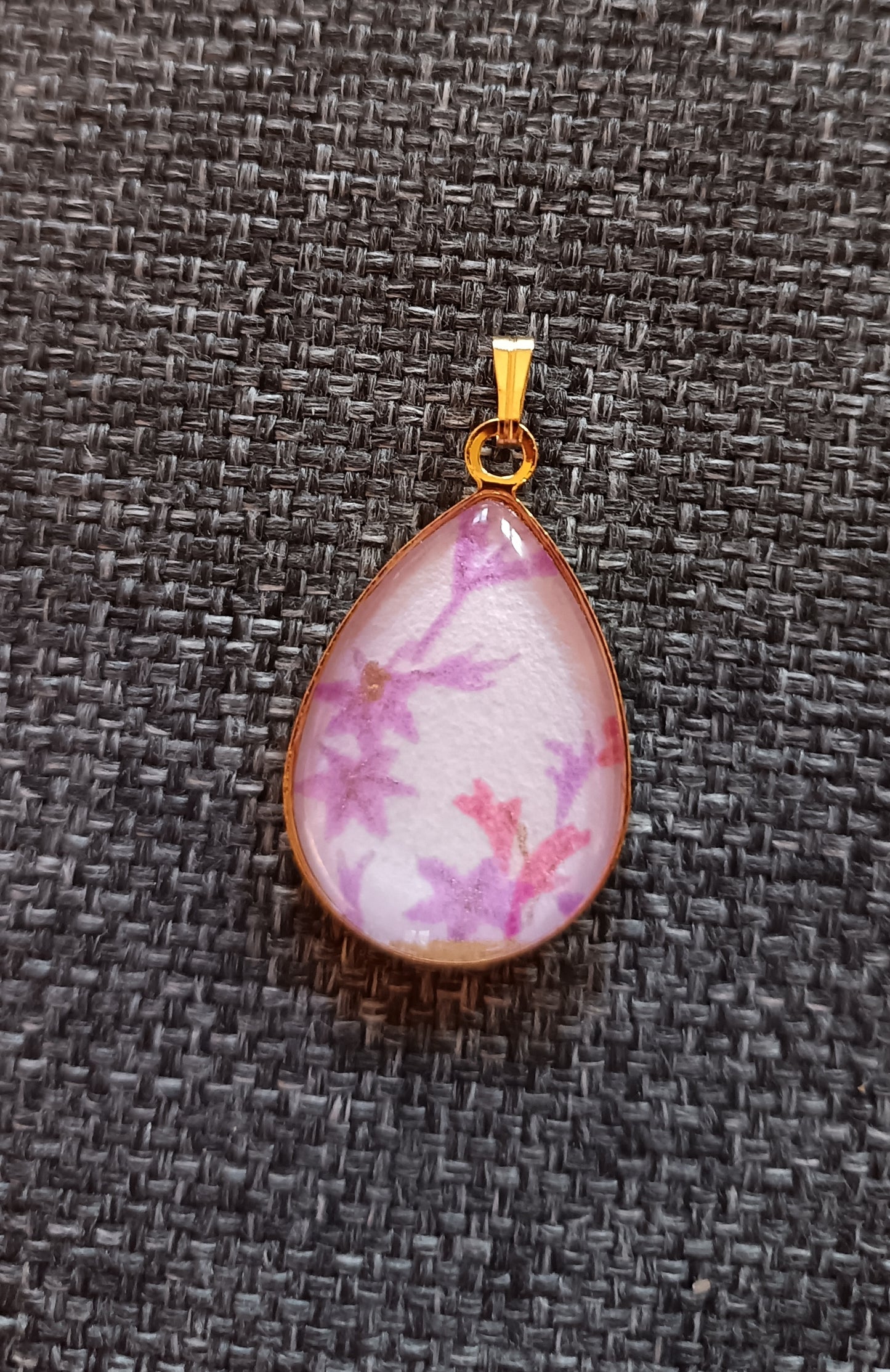 Médaillon goutte SENSU mauve